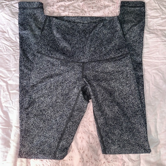 Lululemon leggings - Picture 1 of 2